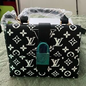 🔖 Women’s Black and White Monogram Satchel Bag